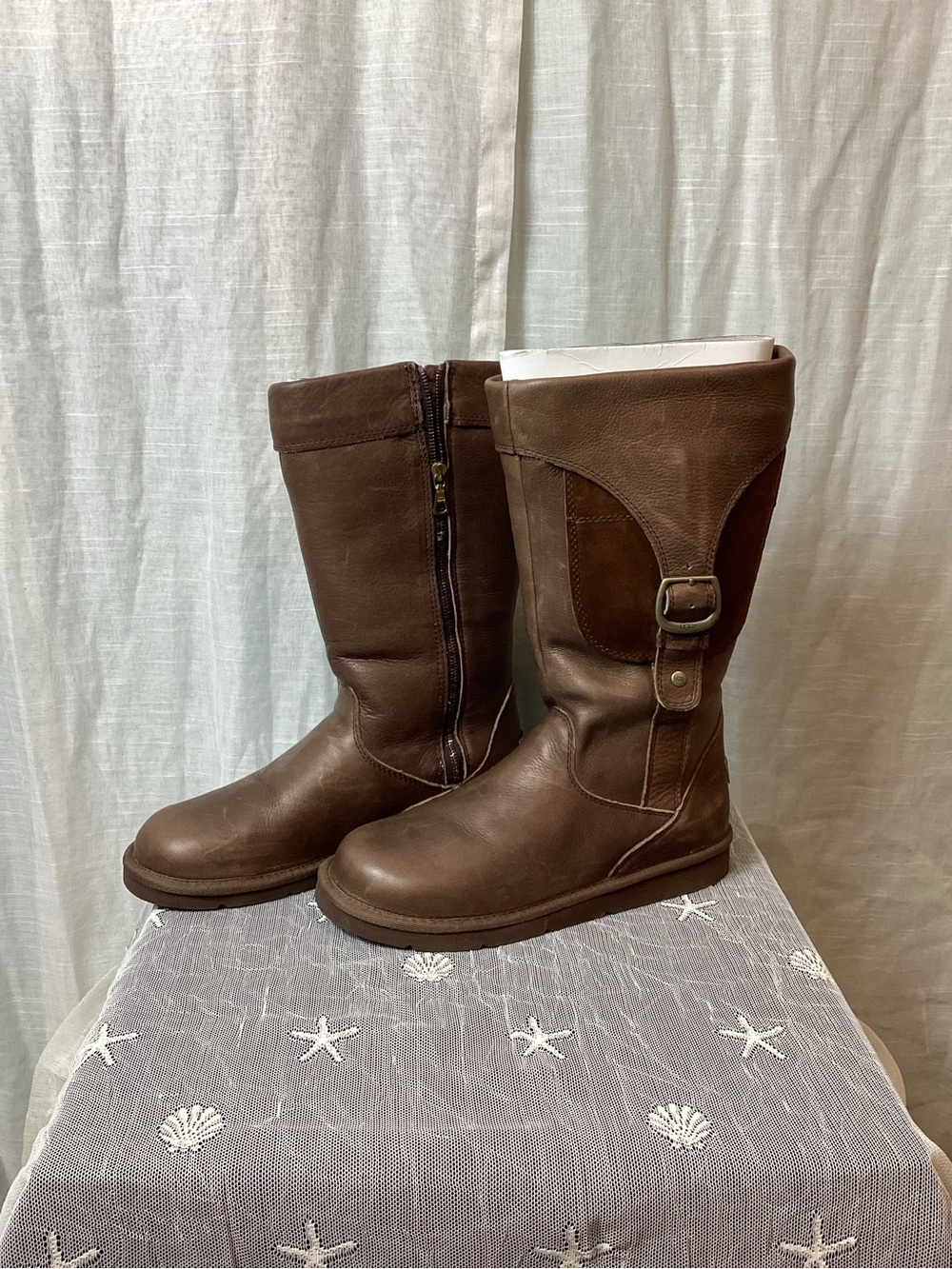UGG Australia Cargo III Leather & Sheepskin Boots; Size: 10